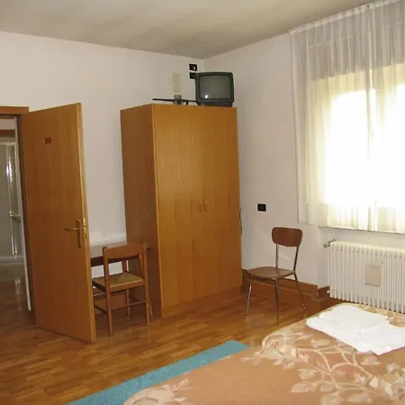 Oasi Hotel *