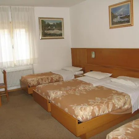 Oasi Hotel *